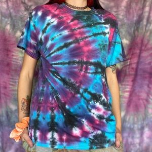 Side Spiral Tie Dye Shirt